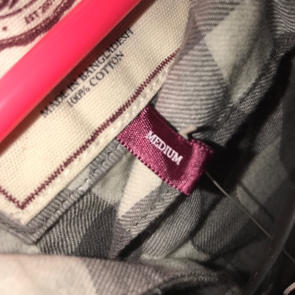 Gray and white flannel - Picture 3 of 3