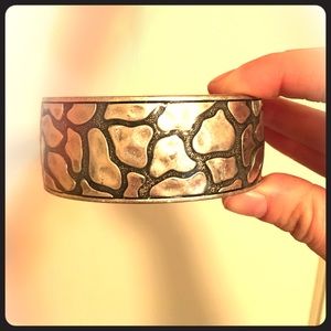 Premier Designs Giraffe-print bangle bracelet