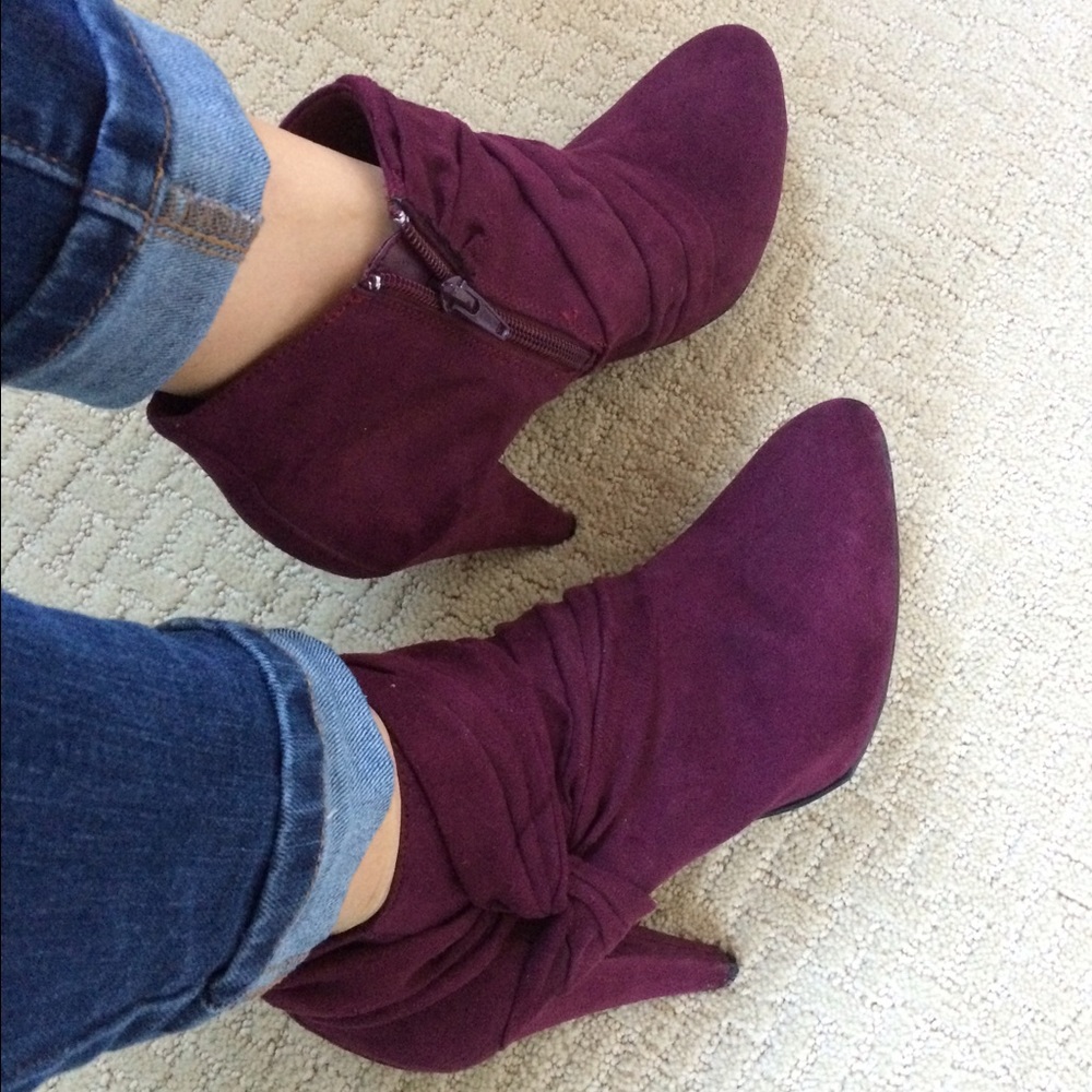 Faux suede burgundy booties