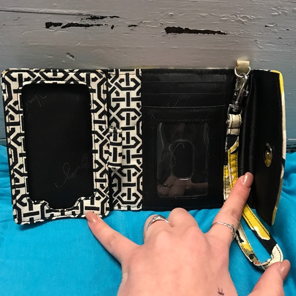 VERA BRADLEY wristlet - Picture 2 of 3