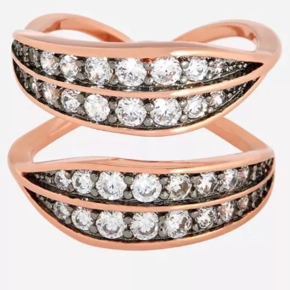 Henri Bendel NY pave ring size 7 NWT