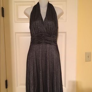 Pretty shimmery dress!! Would be great for prom!!!