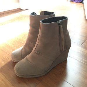 TOMS gray boots