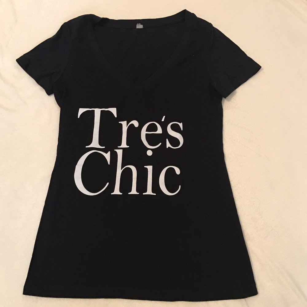 Tres chic tee