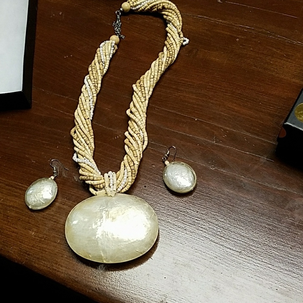 Necklace and earring set