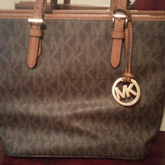 Micheal Kors Purse