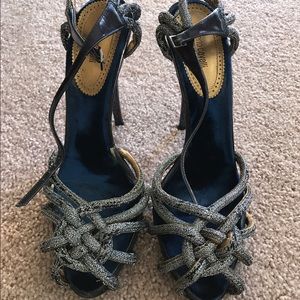 Gorgeous pumps Comes with dust bag