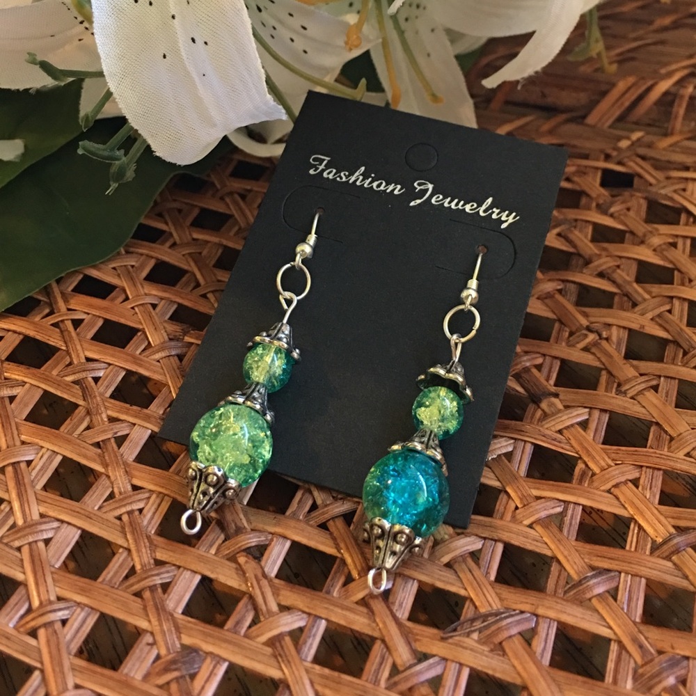 Mint Blue Glass Earrings - Picture 7 of 8