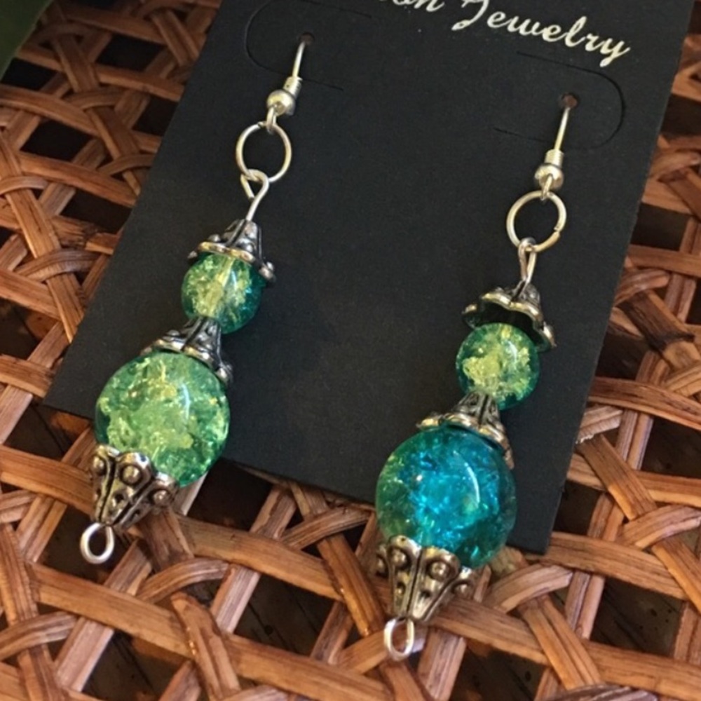 Mint Blue Glass Earrings - Picture 6 of 8