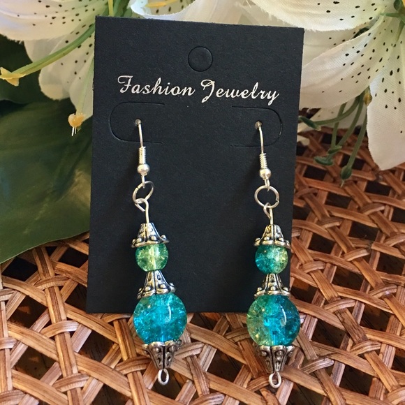 Mint Blue Glass Earrings - Picture 5 of 8