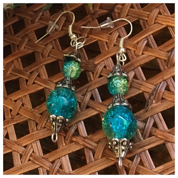 Mint Blue Glass Earrings - Picture 2 of 8