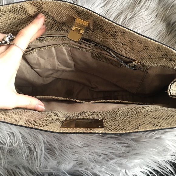 Michael Kors snakeskin bag - Picture 4 of 5