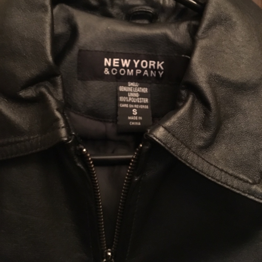 Women's leather jacket - Picture 2 of 2