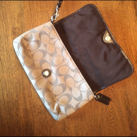 Coach clutch - Picture 2 of 4