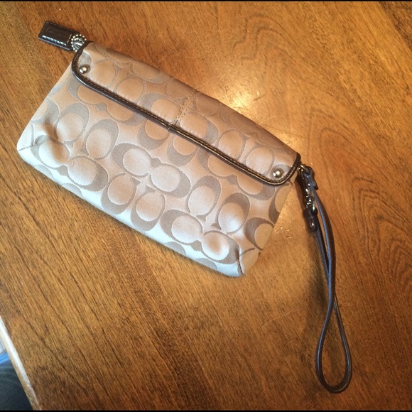 Coach clutch - Picture 4 of 4