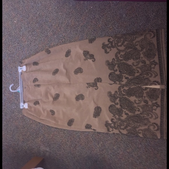 Suade LIKE  semi-paisley maxi skirt - Picture 2 of 3
