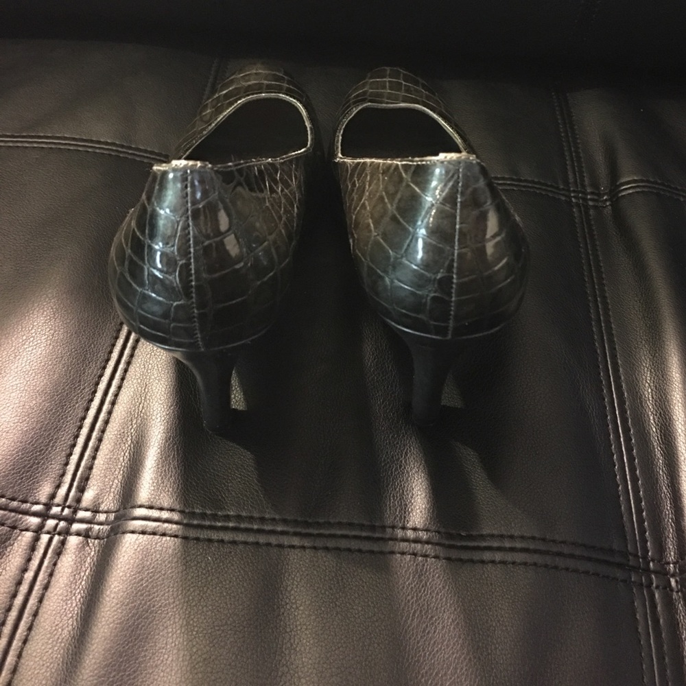 Shoes - Picture 2 of 3
