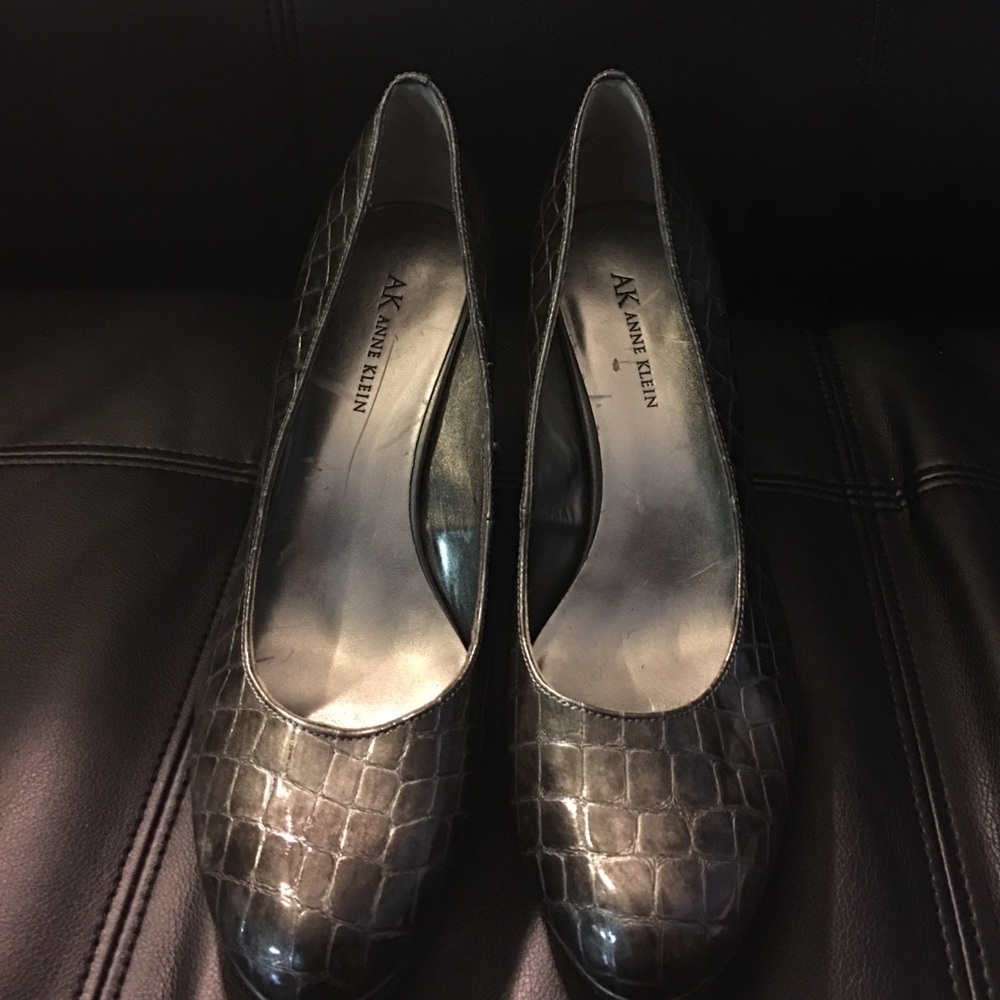 Shoes - Picture 3 of 3