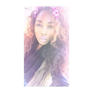 Meet your Posher, Celine