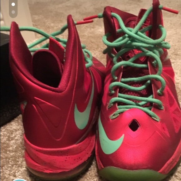 Lebron 10 Christmas shoes - Picture 2 of 2