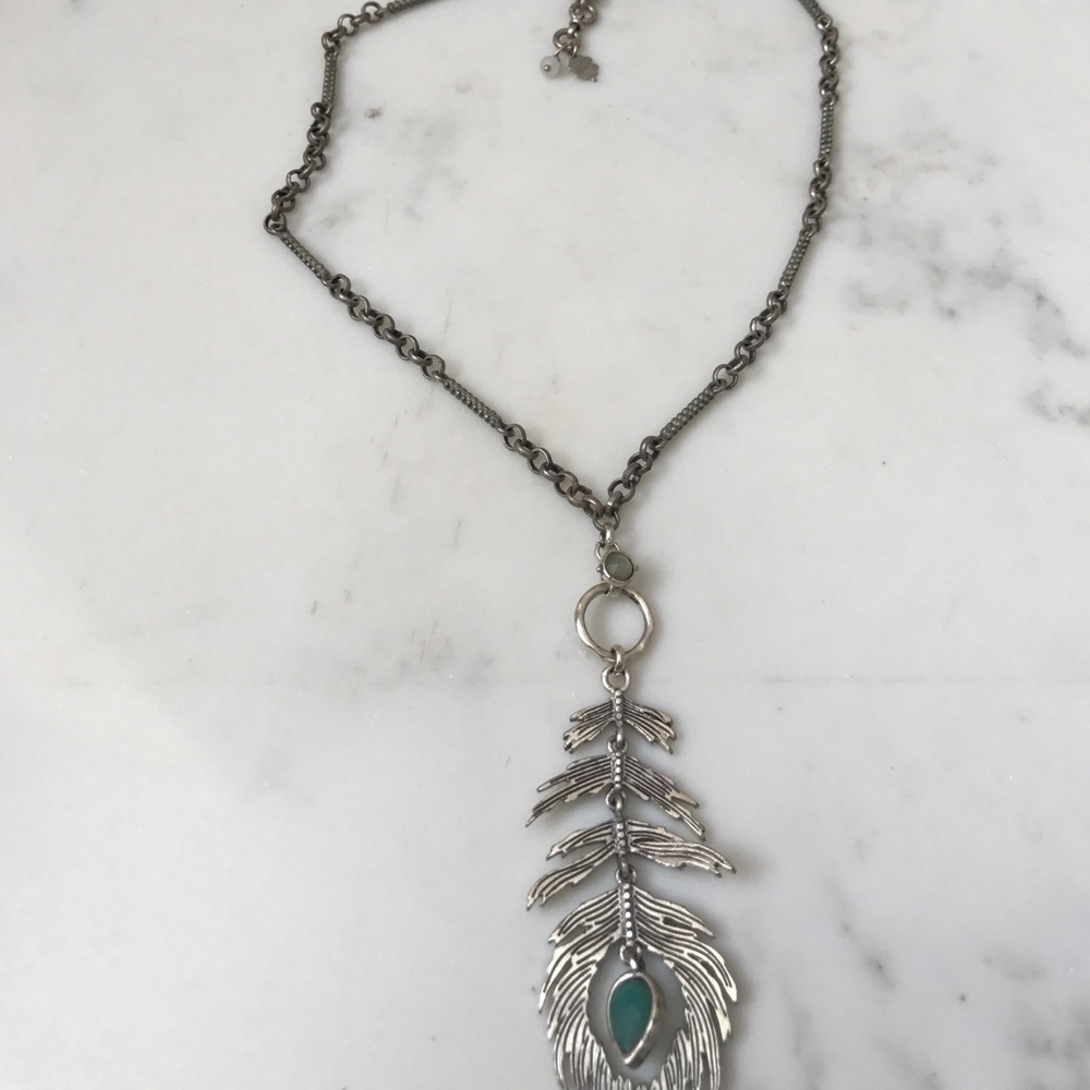 Lucky feather necklace