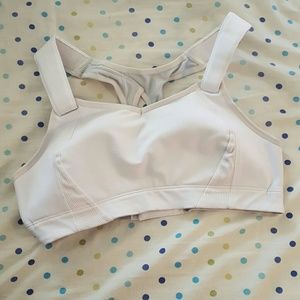 Sports bra super adjustable for a perfect fit