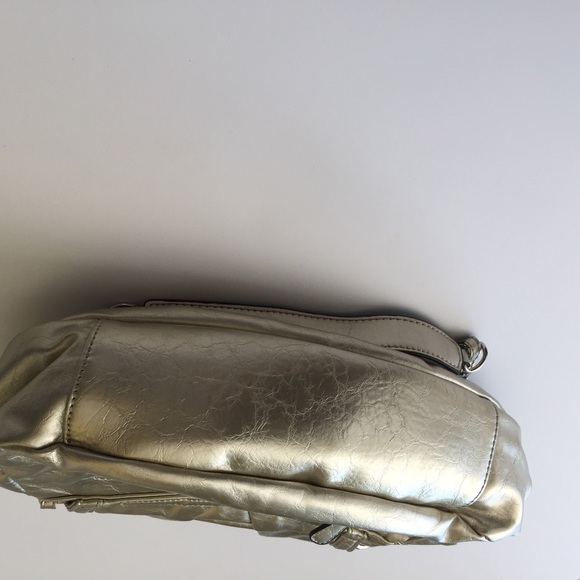 ❣️SALE❣️NICOLE MILLER GOLD PURSE❤ - Picture 3 of 5