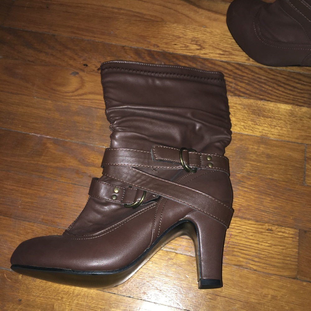 Brown leather boots(fake leather)