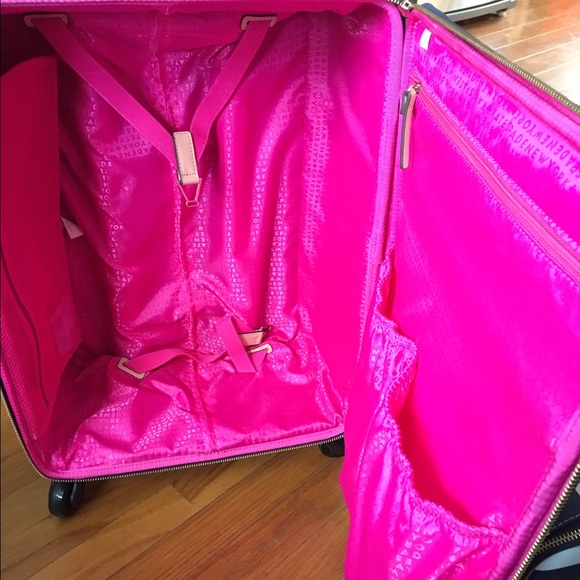 Cary on - Picture 3 of 3