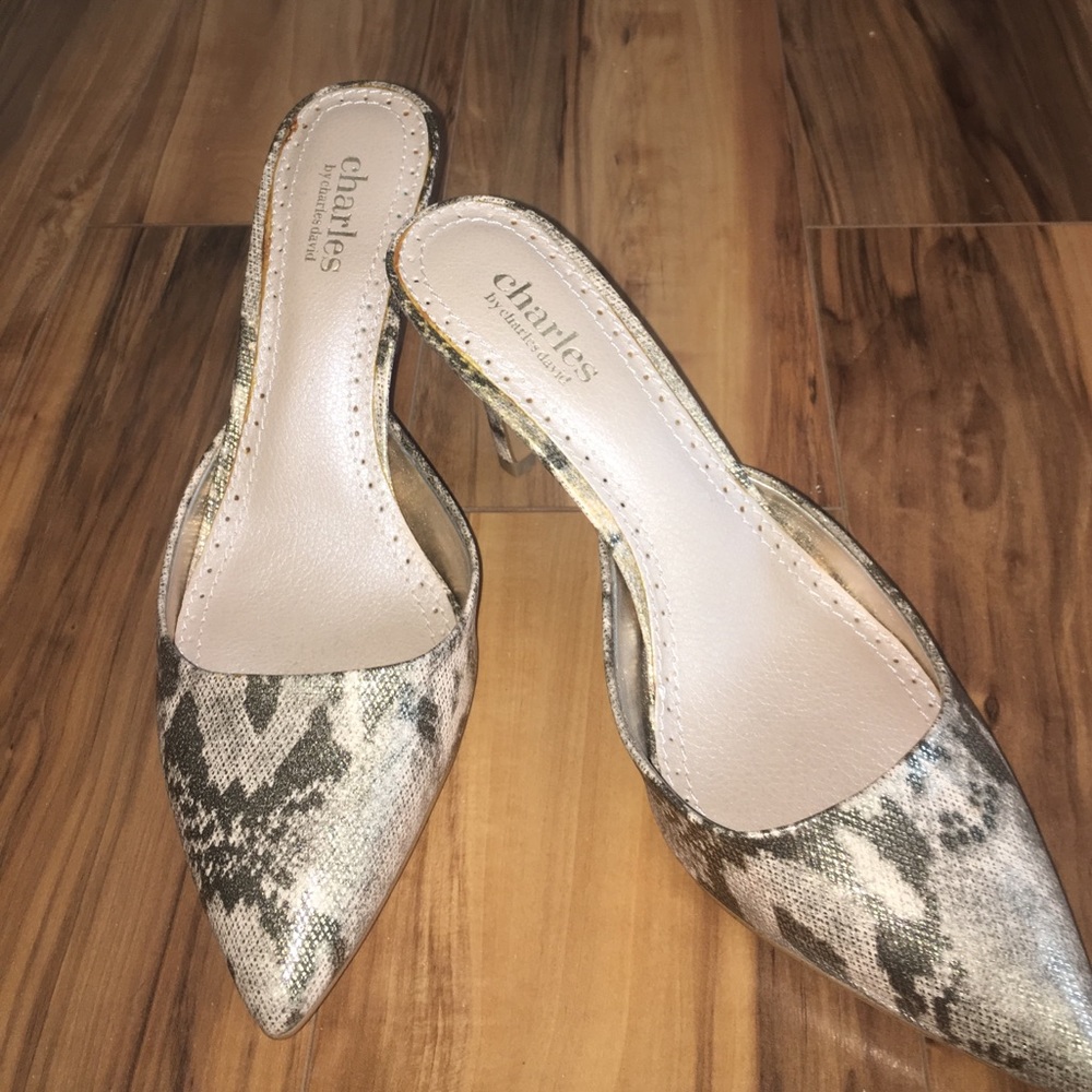 Charles David Closed toes Sandals