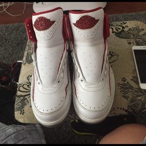 Mens Air Jordan Retro 2 "White Varsity" Sz 11