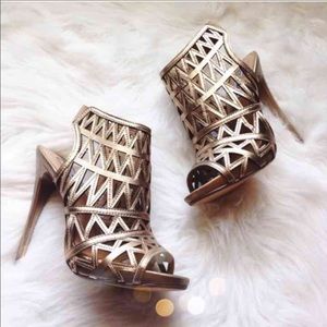 Steve Madden gold cutout heels