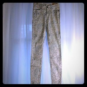 H&M L.O.G.G. White & Blue Paisley Denim Pants