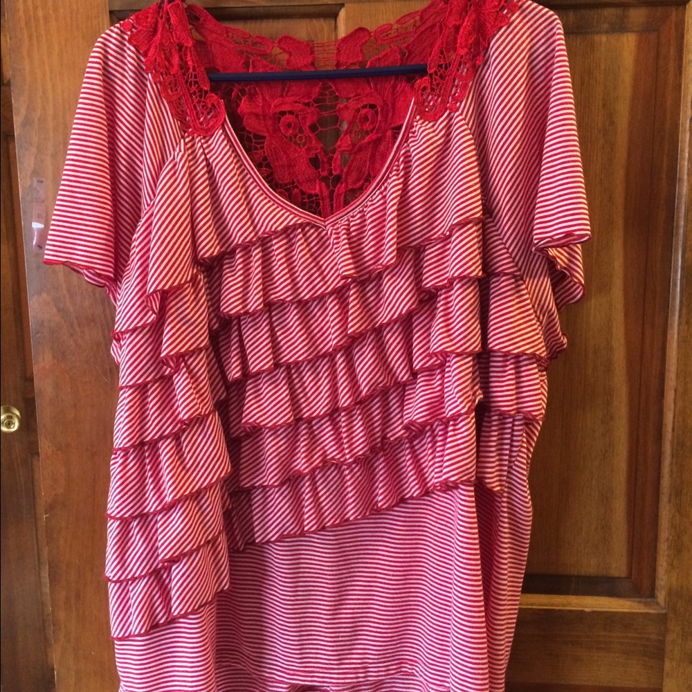 Red /white short sleeve top with lace size 26/28W