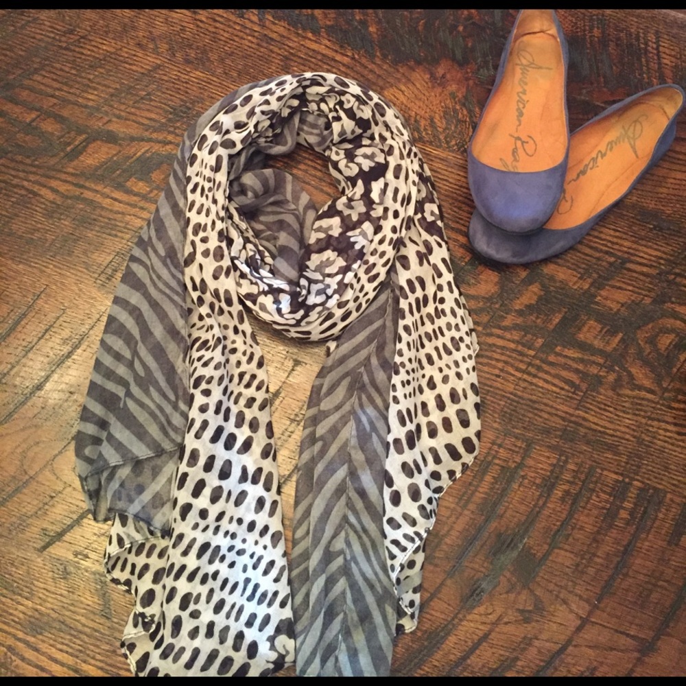 Animal printed scarf