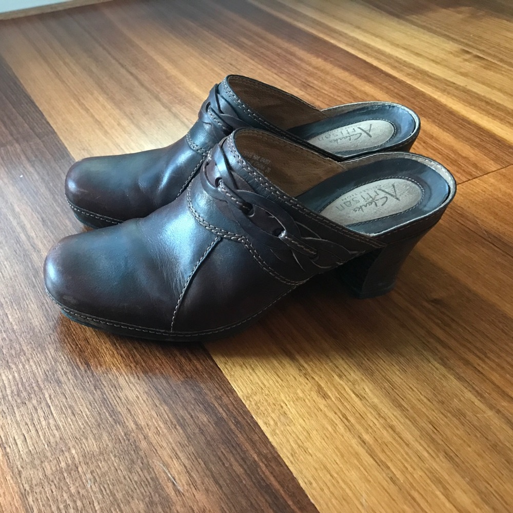 Brown clogs
