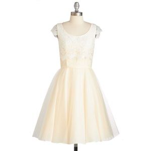 Modcloth "Breathtaking Belle" Dress Sz xs