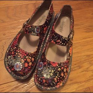 Algeria Mary Janes size 40