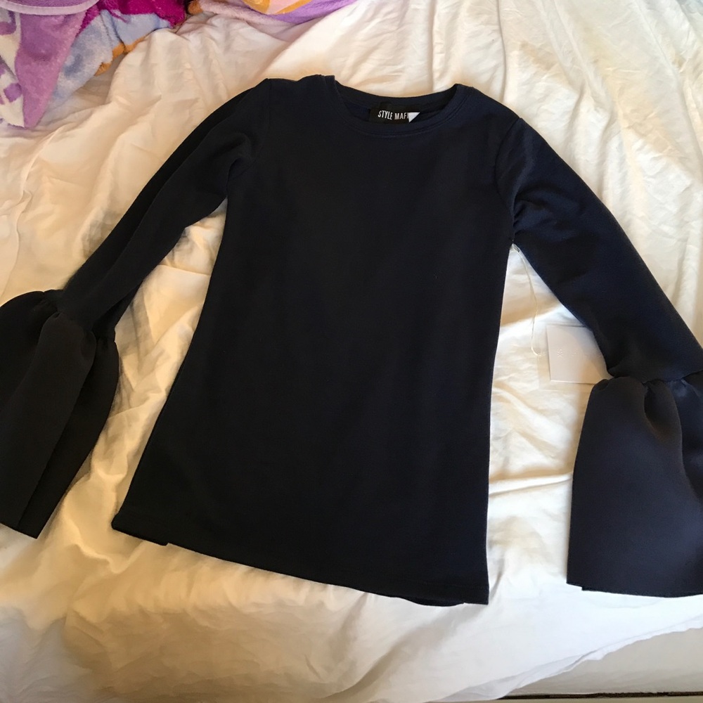 Bell sleeve shirt