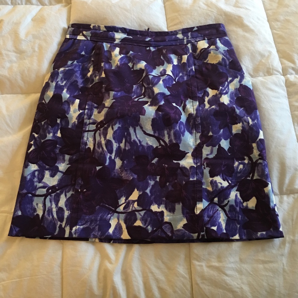 LAVIA FLORAL PATTERN