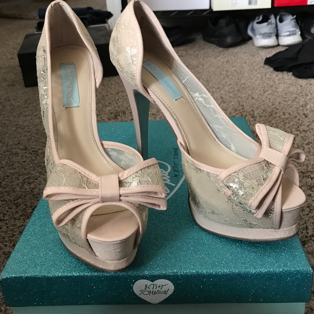 Betsey Johnson blue sole