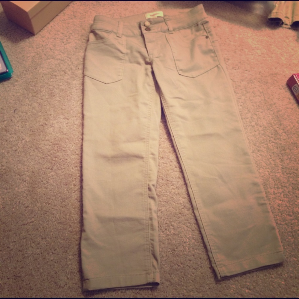 Khaki capris