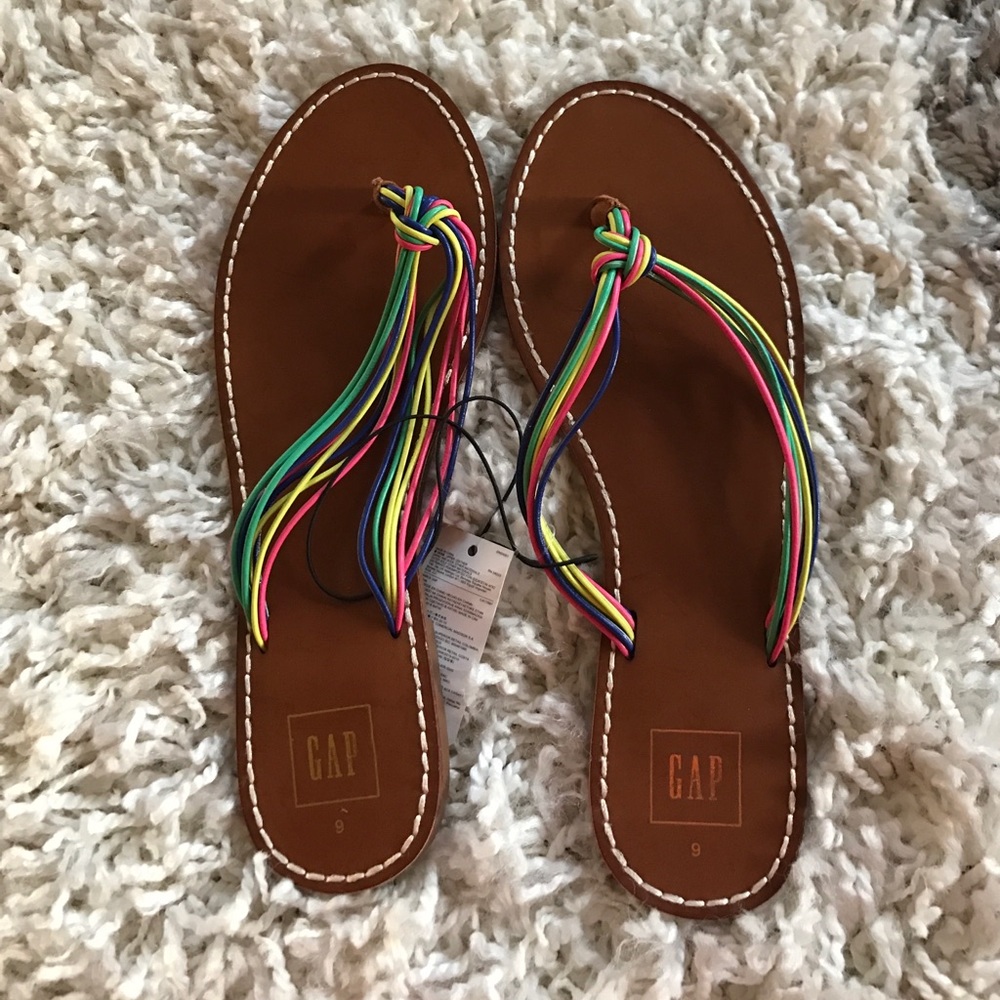 NWT GAP flip flops