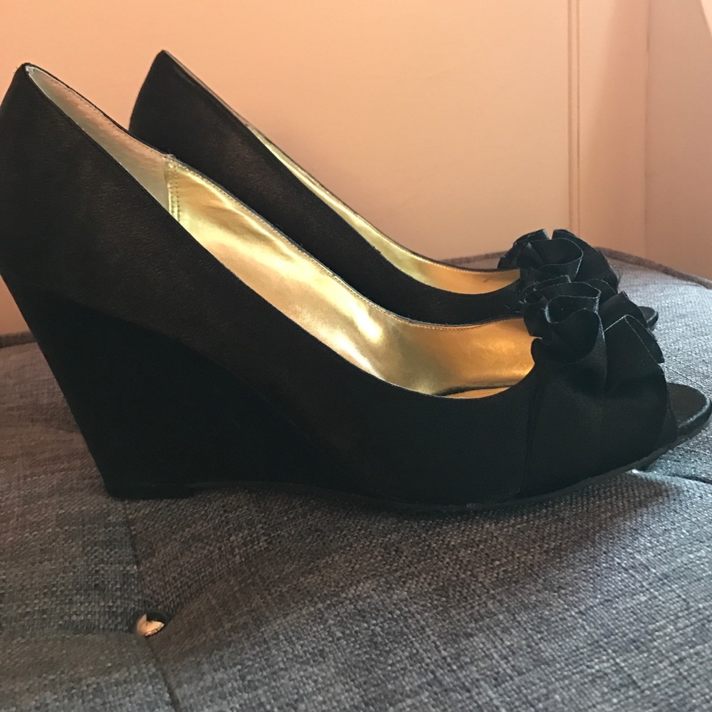 Black Wedge Sandals Size 9.5