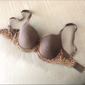 Wacoal Full Coverage Lacy Bra