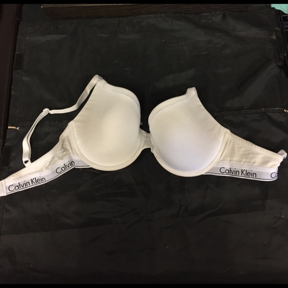 Calvin Klein Non Push Up 36D Bra