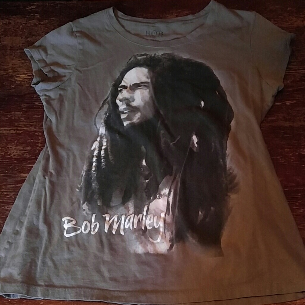 Bob Marley t-shirt