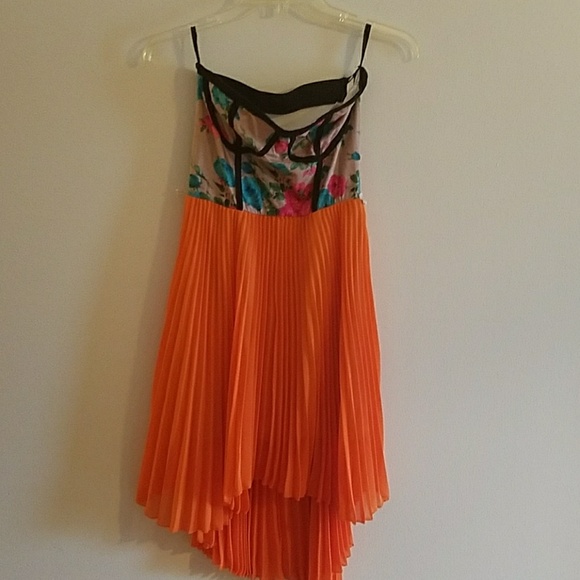 Dress - Picture 1 of 1