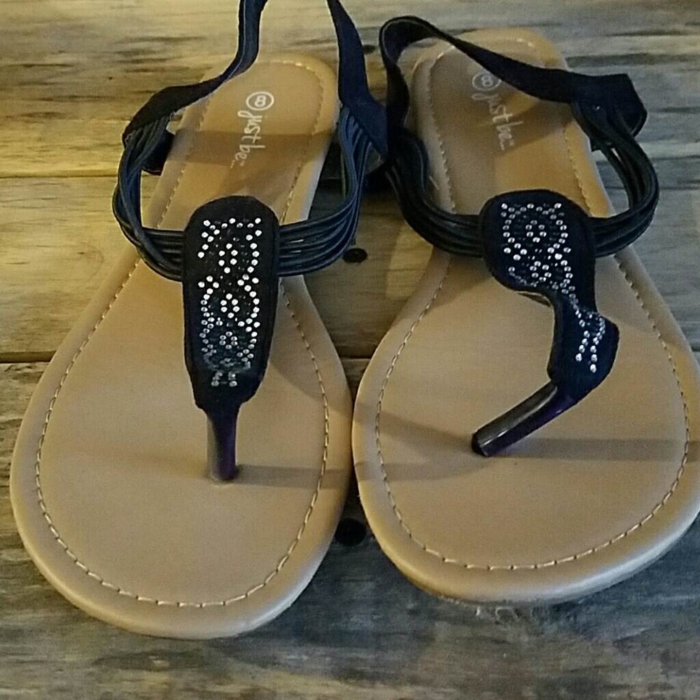 Black strappy sandels