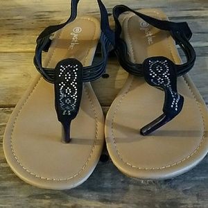 Black strappy sandels